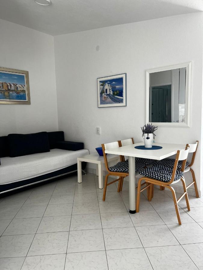Apartments Milicevic Рогозница Экстерьер фото
