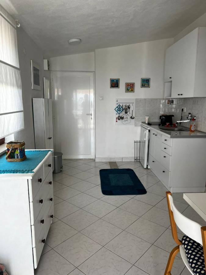 Apartments Milicevic Рогозница Экстерьер фото
