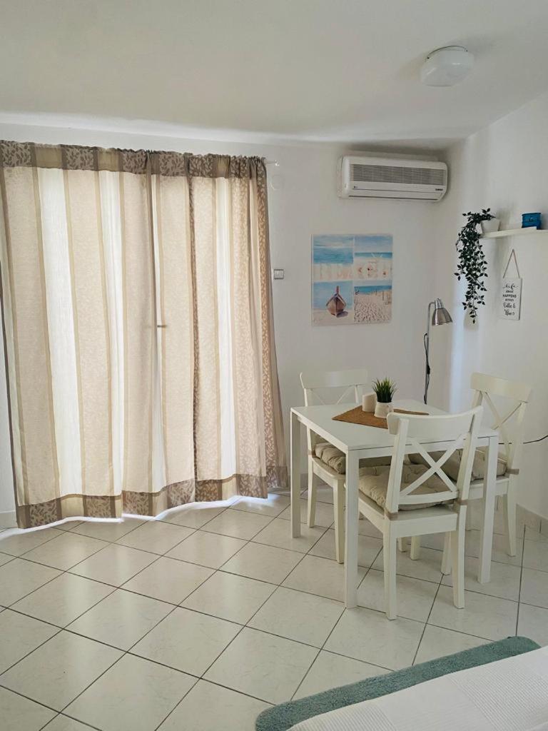 Apartments Milicevic Рогозница Экстерьер фото